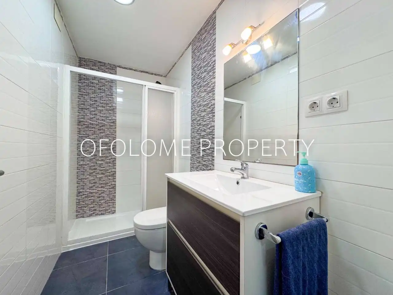 Baño de Piso en venta en Ripollet con Aire acondicionado y Calefacción