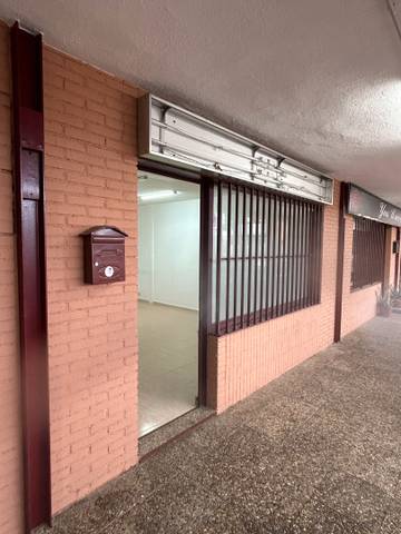 Local comercial en Venta en Calle Principal, 91 en Navalquejigo - Los Arroyos