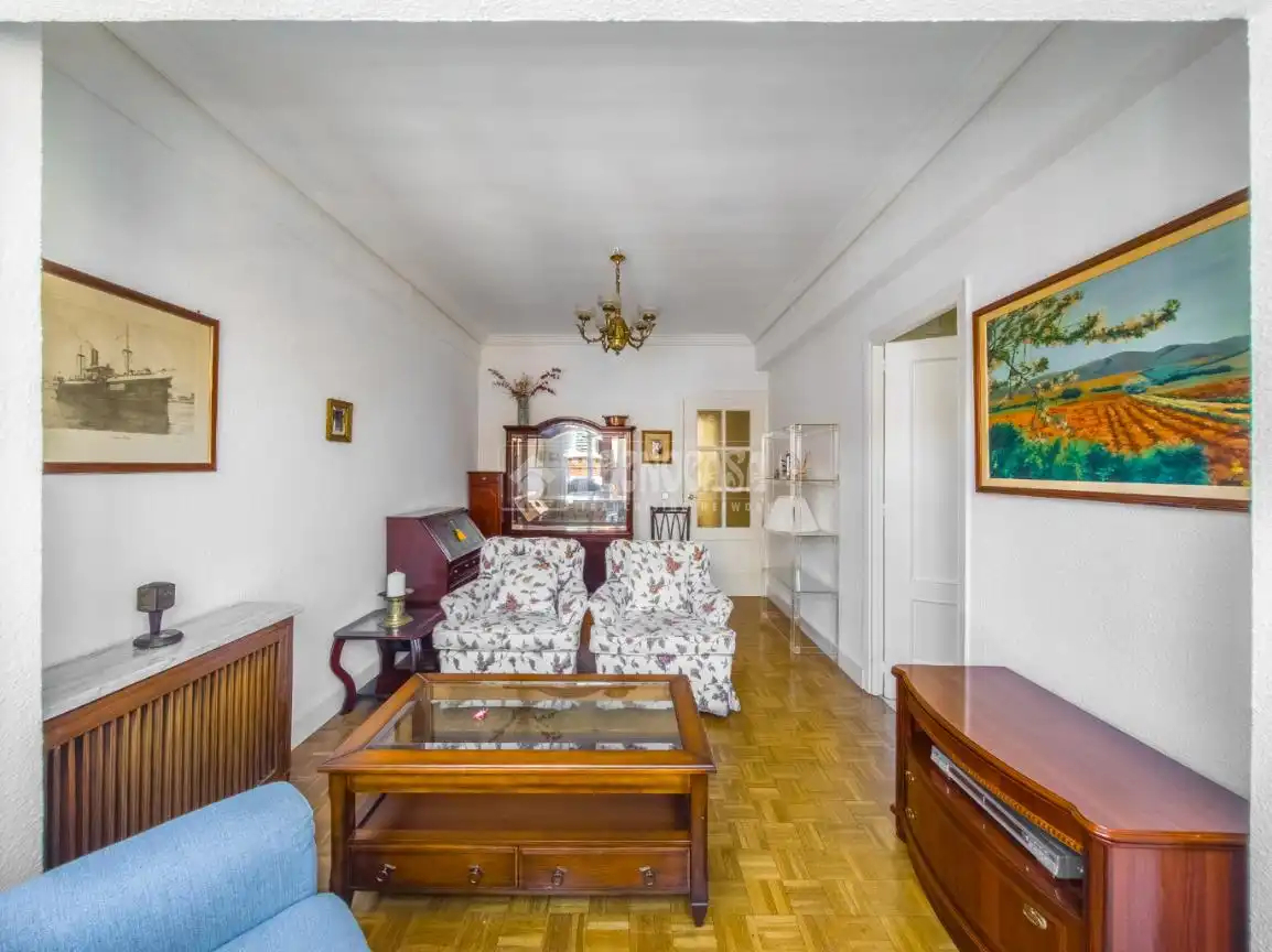 Living room of Flat for sale in Madrid  with Air Conditioner, Heating and Parquet flooring
