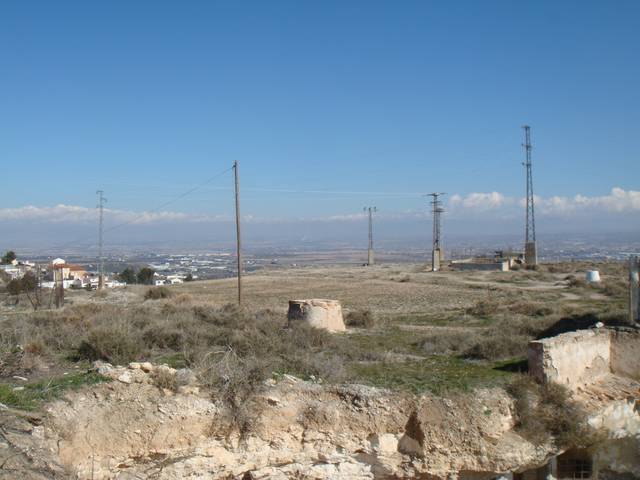 Terreno residencial en Venta en Poeta León Felipe en Baza