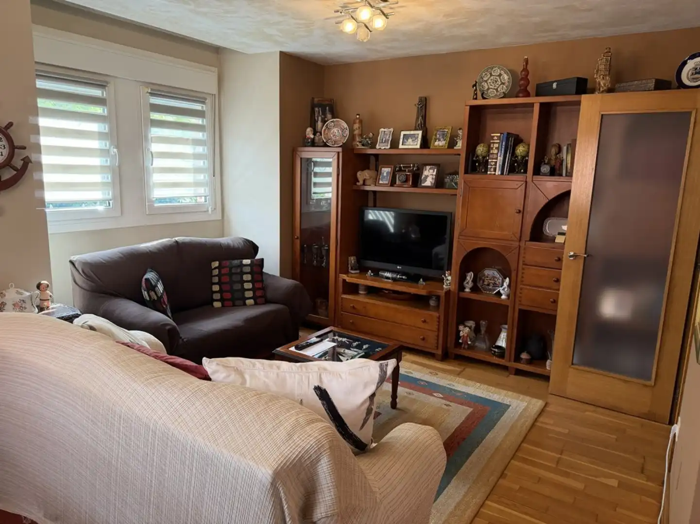 Sala de estar de Piso en venta en Avilés con Calefacción, Parquet y Trastero