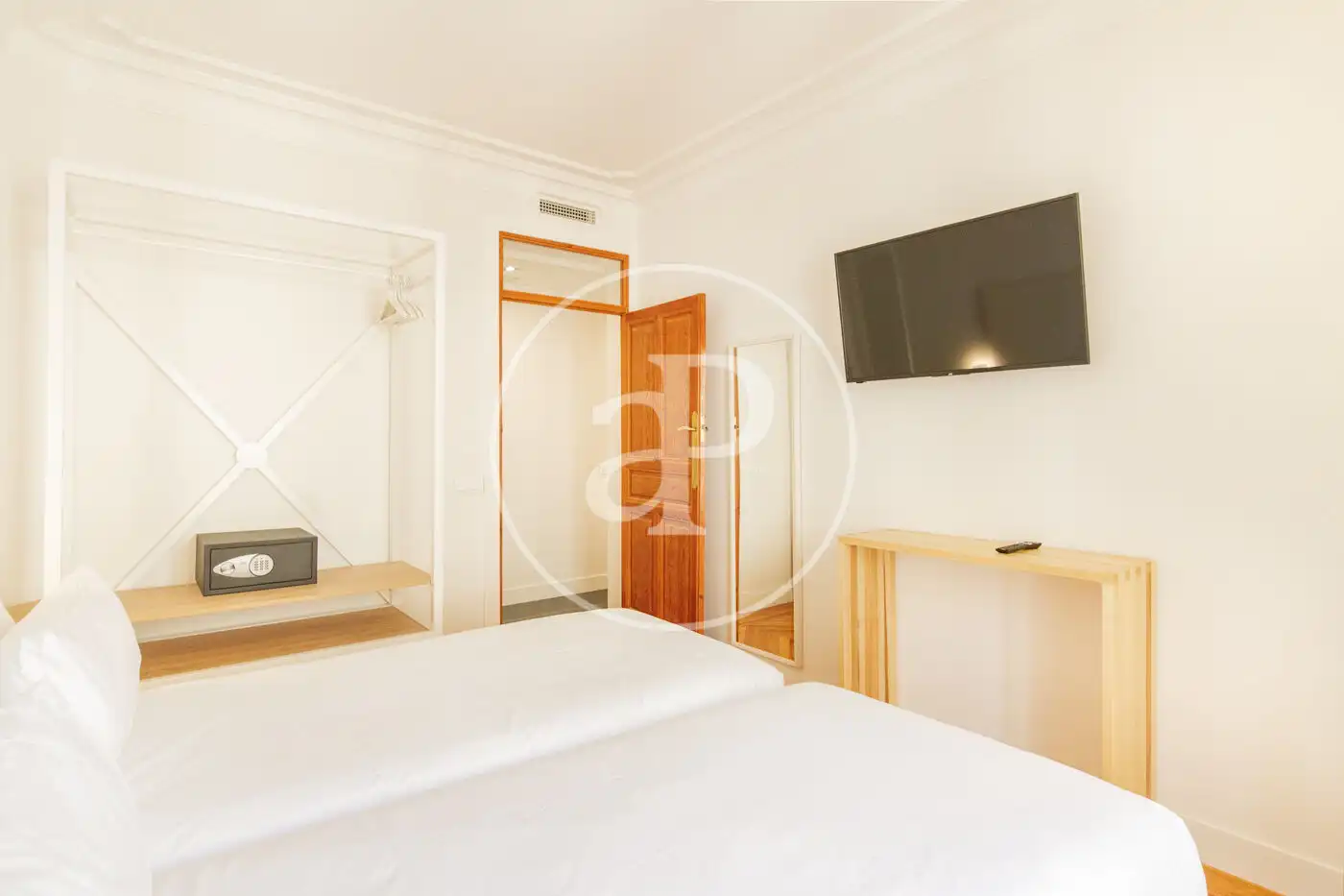 Schlafzimmer von Wohnung zur Miete in Madrid mit Klimaanlage, Heizung und Möbliert