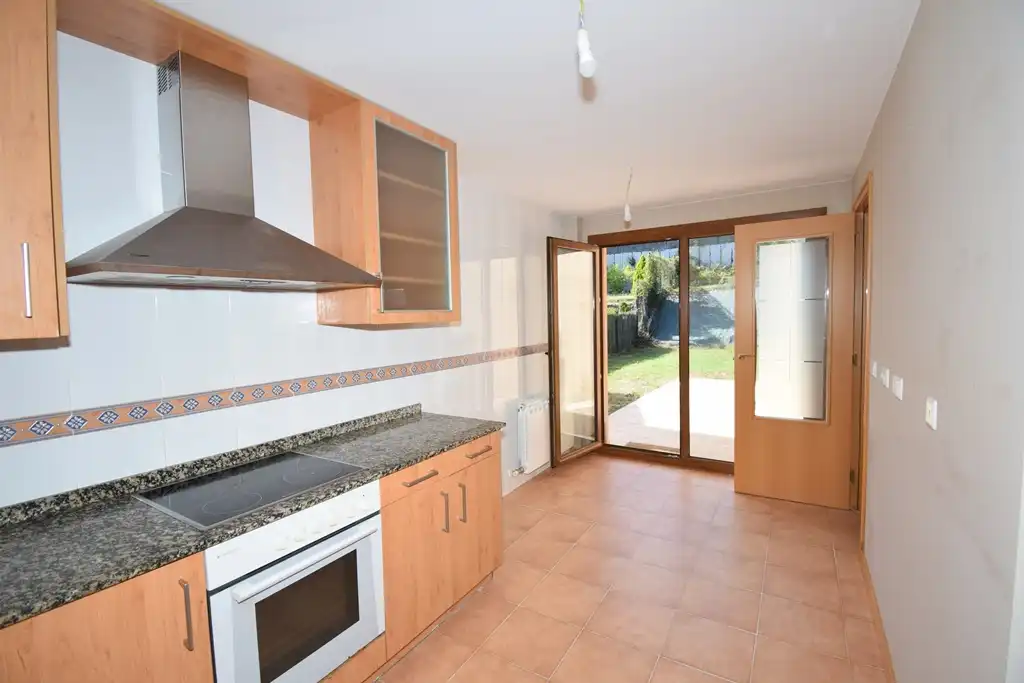 Cocina de Casa adosada en venta en Miño con Calefacción, Jardín privado y Amueblado