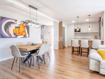 Duplex with pool for sale in Rúa de Tomás Paredes