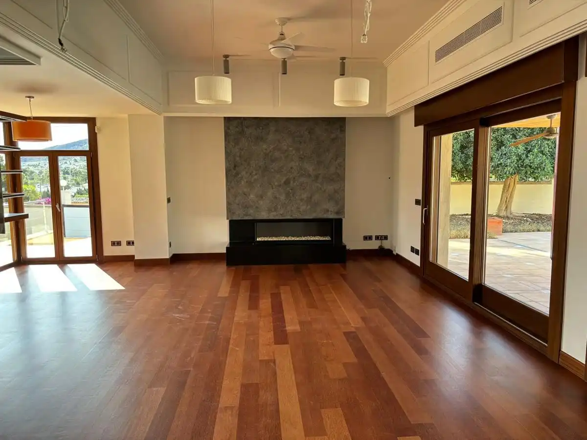 Sala de estar de Casa o chalet en venta en L'Alfàs del Pi con Aire acondicionado, Jardín privado y Terraza