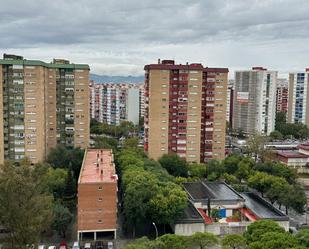 Exterior view of Flat for sale in L'Hospitalet de Llobregat  with Air Conditioner, Terrace and Balcony