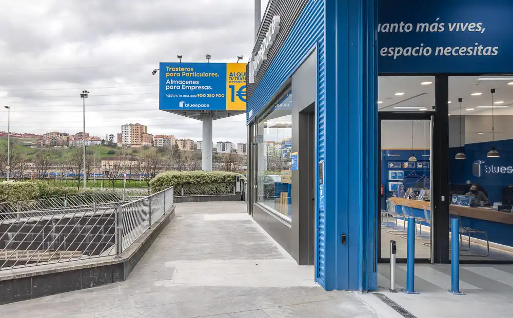 Vista exterior de Traster de lloguer en Barakaldo  amb Alarma