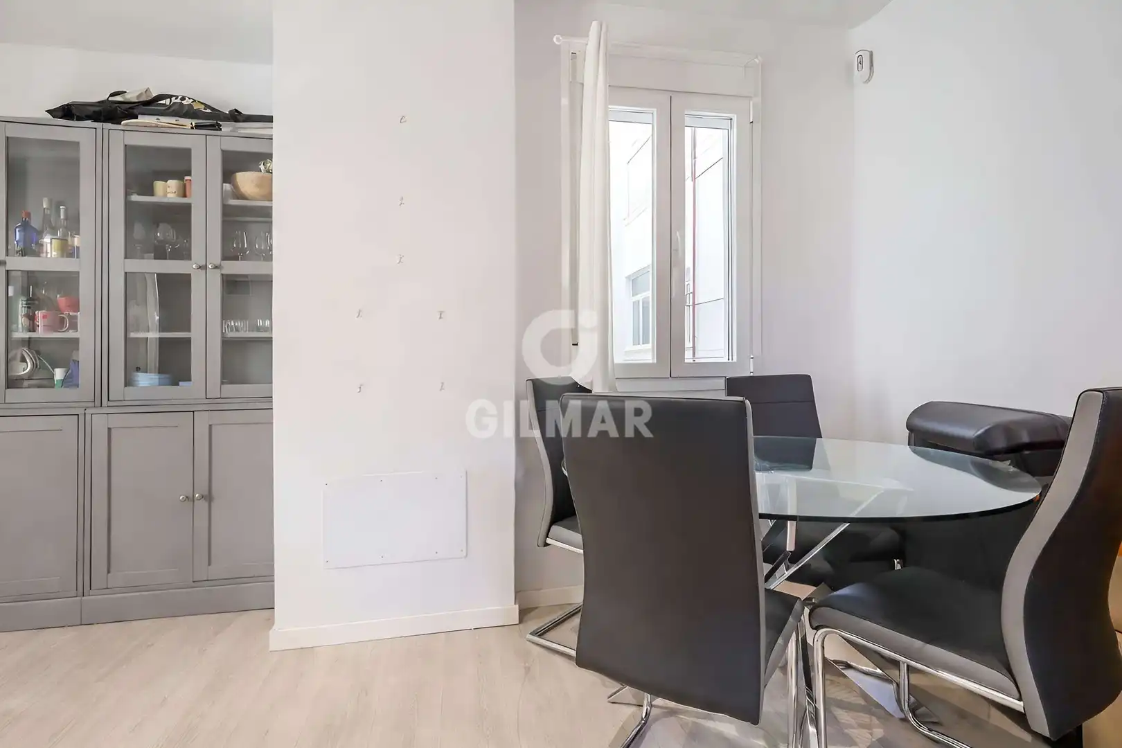 Comedor de Piso en venta en Madrid con Calefacción