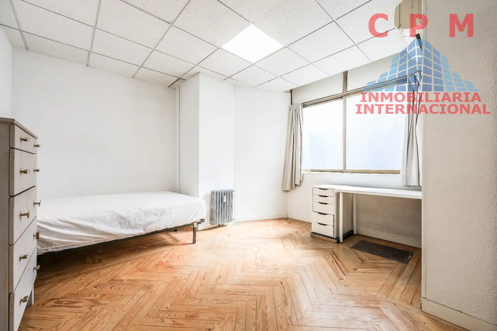 Schlafzimmer von Wohnung zur Miete in Madrid mit Klimaanlage, Heizung und Parkett