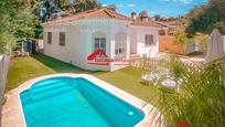 Piscina de Casa o xalet en venda en  Córdoba Capital amb Aire condicionat, Calefacció i Jardí privat
