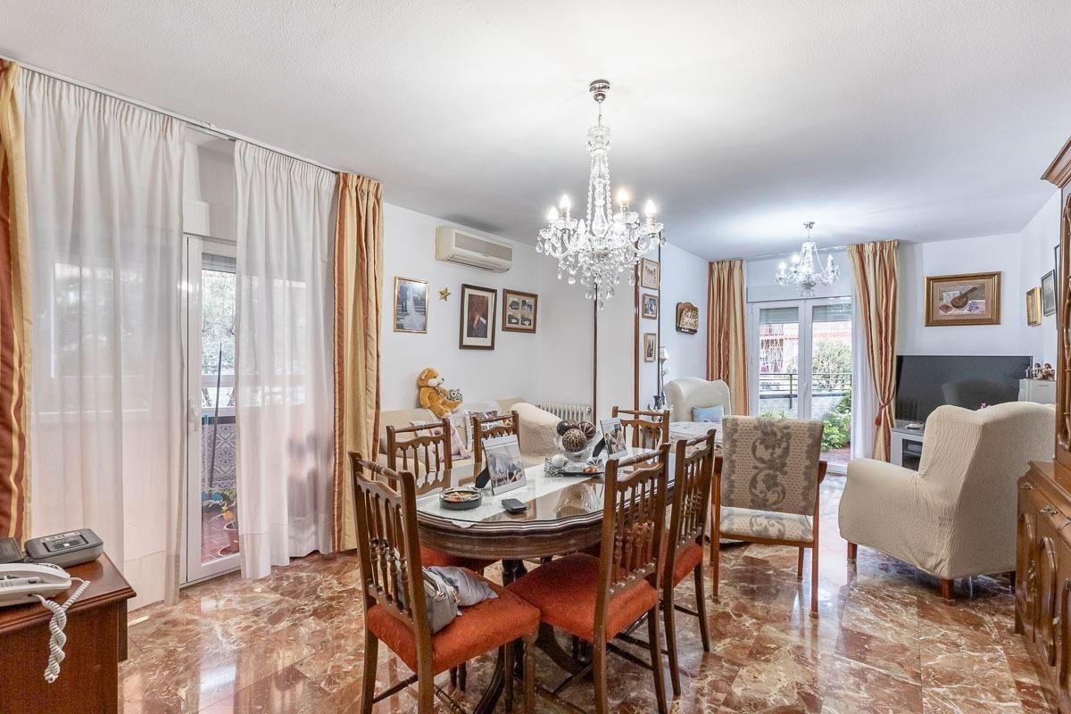 Dining room of Flat for sale in  Granada Capital  with Air Conditioner, Heating and Terrace