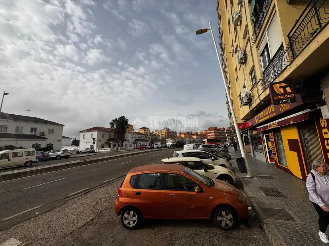 Vista exterior de Piso en venta en Badajoz