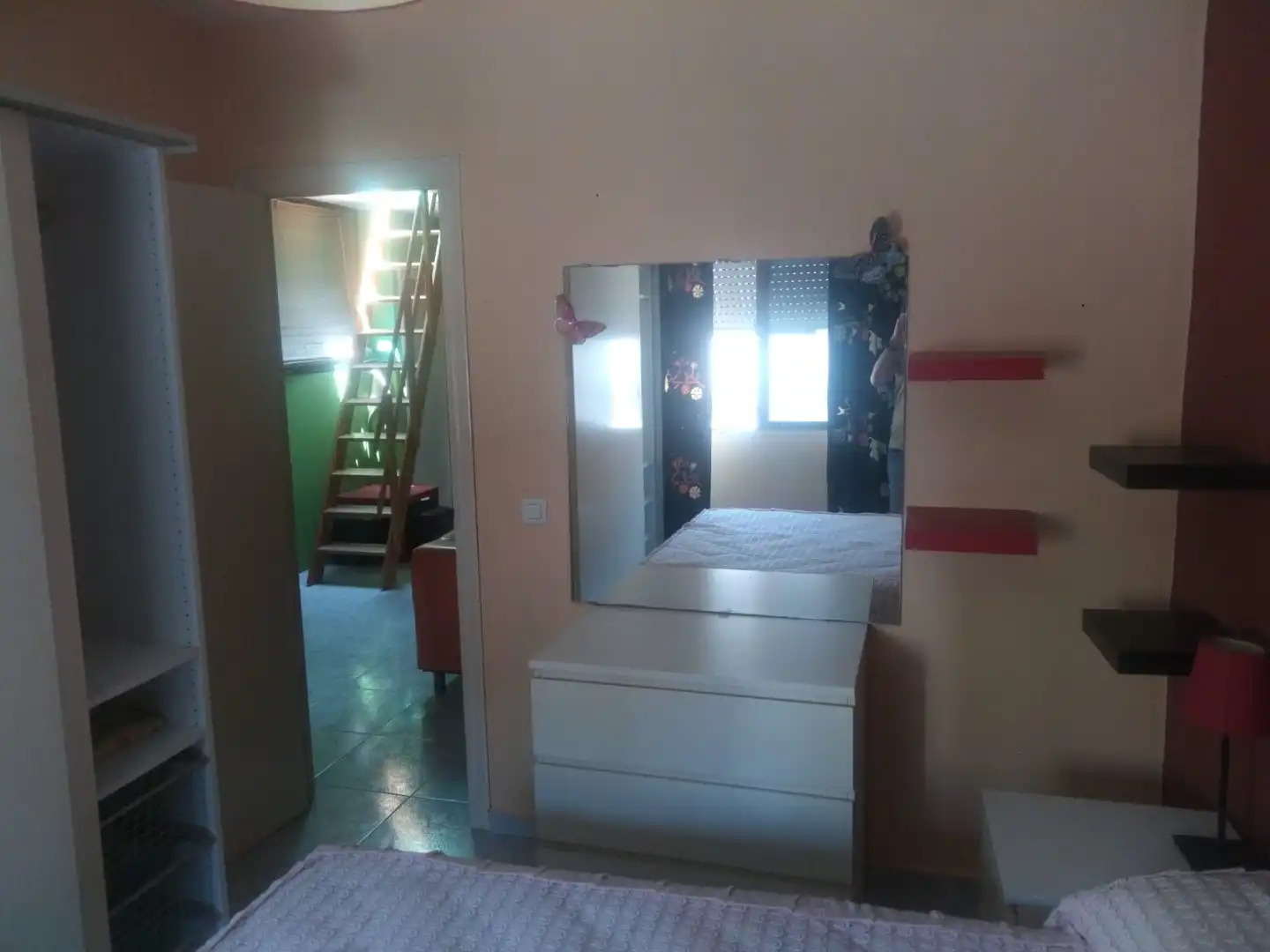 Habitación de Piso en venta en Pilas con Terraza y Amueblado