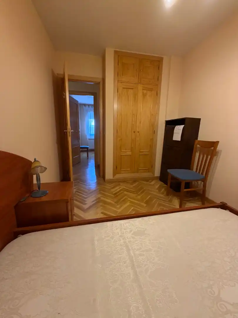 Schlafzimmer von Erdgeschoss zur Miete in La Lastrilla  mit Heizung, Parkett und Terrasse