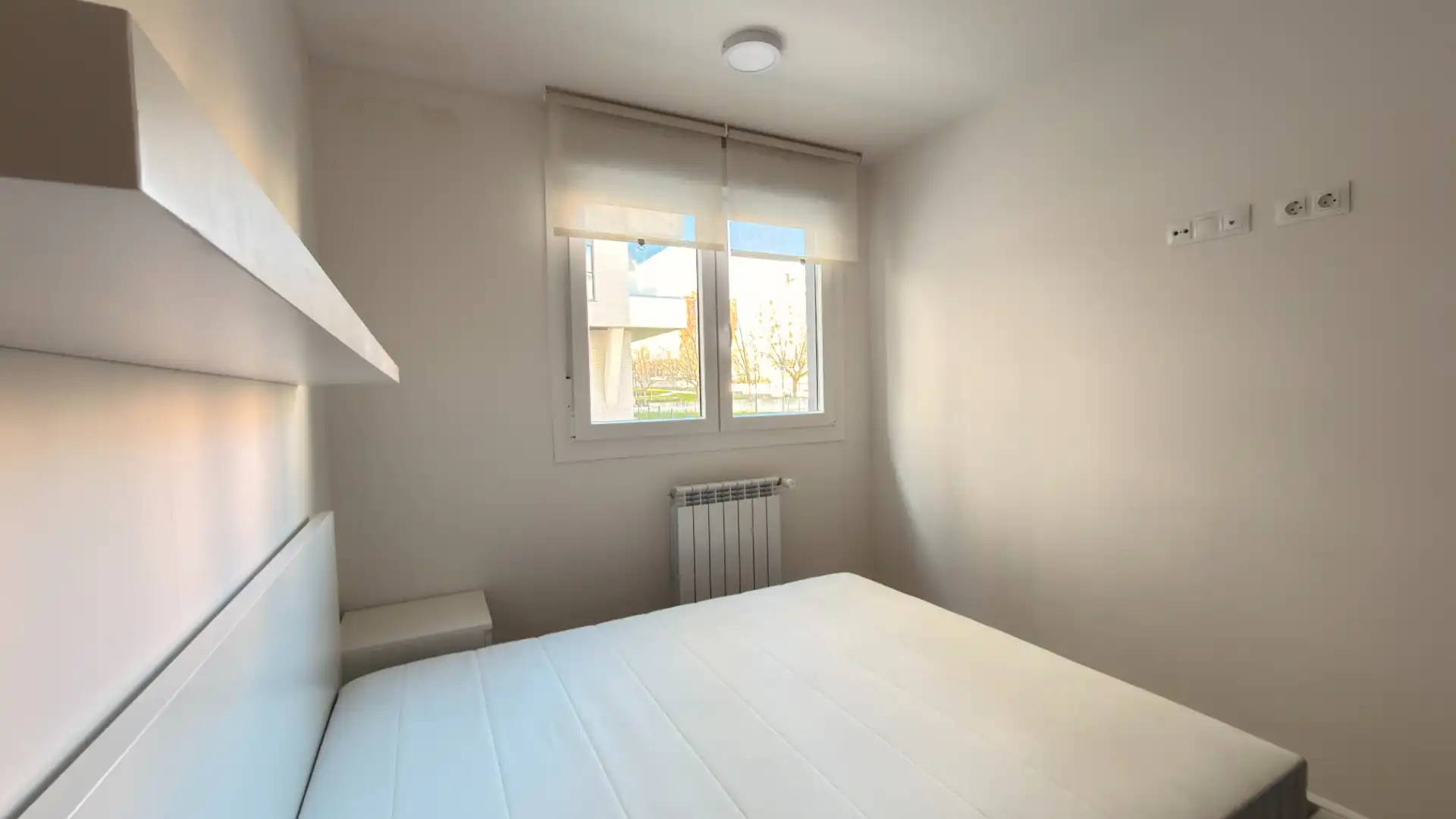 Habitación de Apartamento de alquiler en Tres Cantos con Aire acondicionado, Calefacción y Terraza
