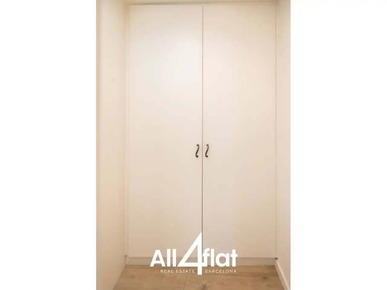 Bedroom of Flat for sale in Barcelona  with Air Conditioner, Parquet flooring and Terrace