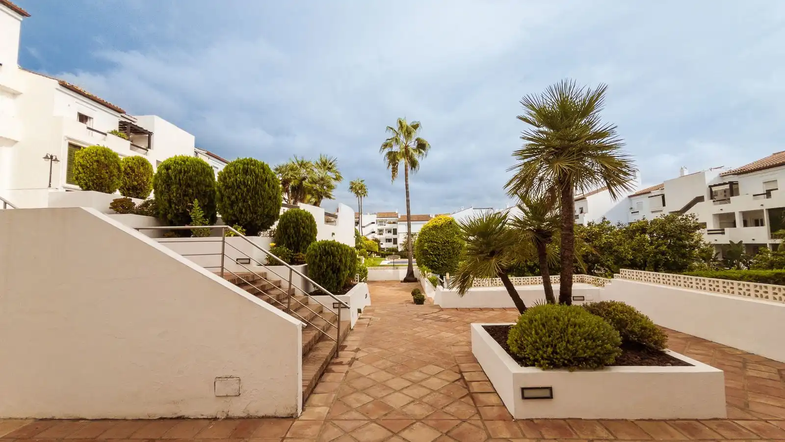 Jardín de Ático en venta en Estepona con Aire acondicionado, Terraza y Amueblado