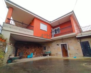 Vista exterior de Casa o xalet en venda en San Amaro amb Balcó