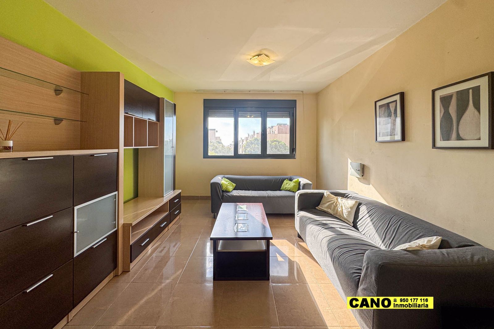 Sala d'estar de Pis en venda en  Almería Capital amb Aire condicionat, Calefacció i Traster