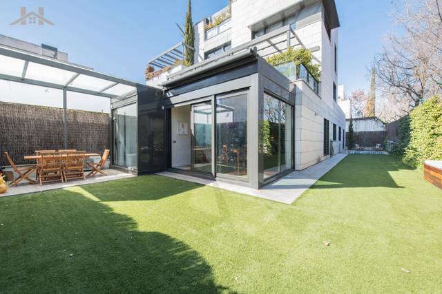 Planta baja en Venta en Camino del Barrial en Aravaca