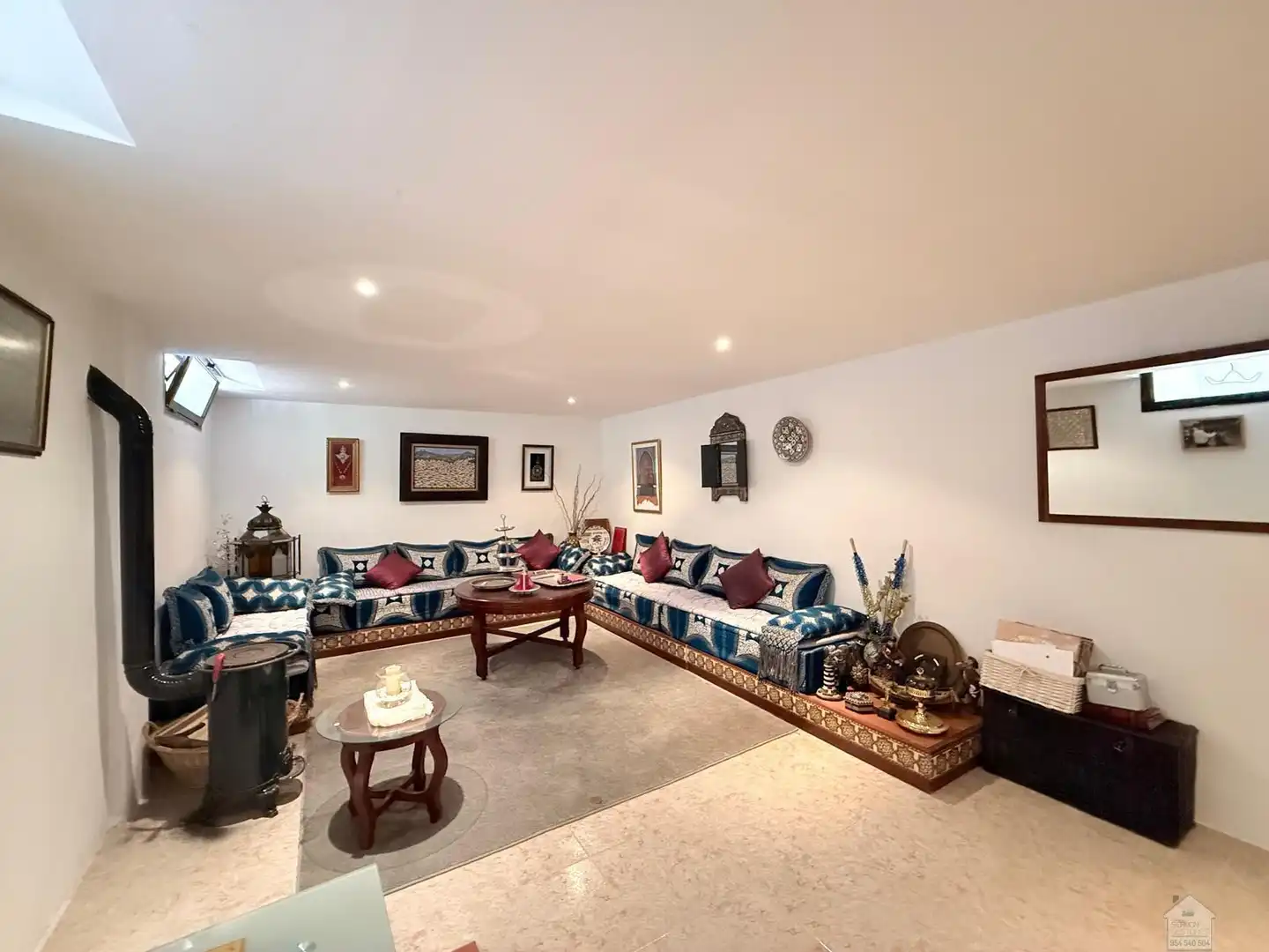 Sala d'estar de Casa o xalet en venda en Montequinto amb Aire condicionat, Calefacció i Parquet
