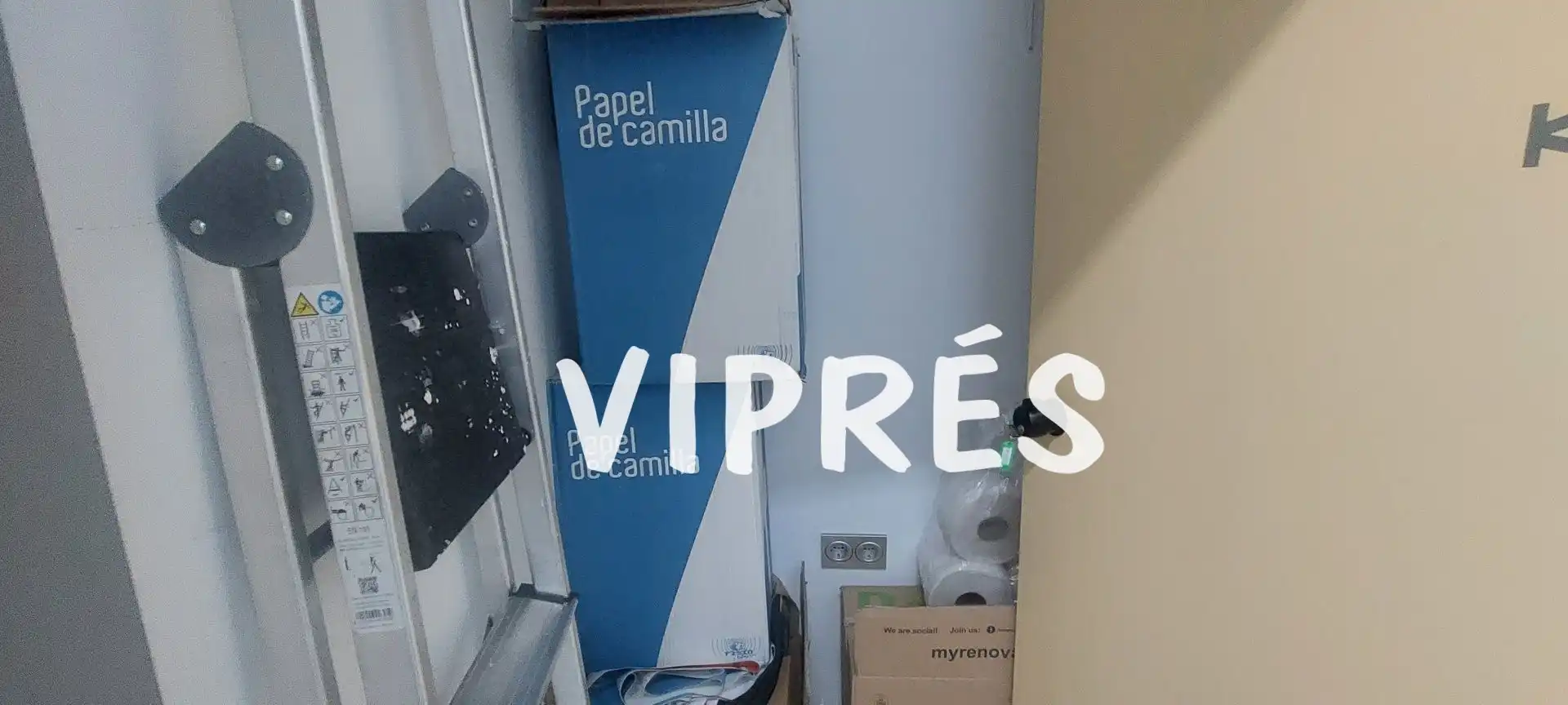 Office for sale in Mérida  with Air Conditioner