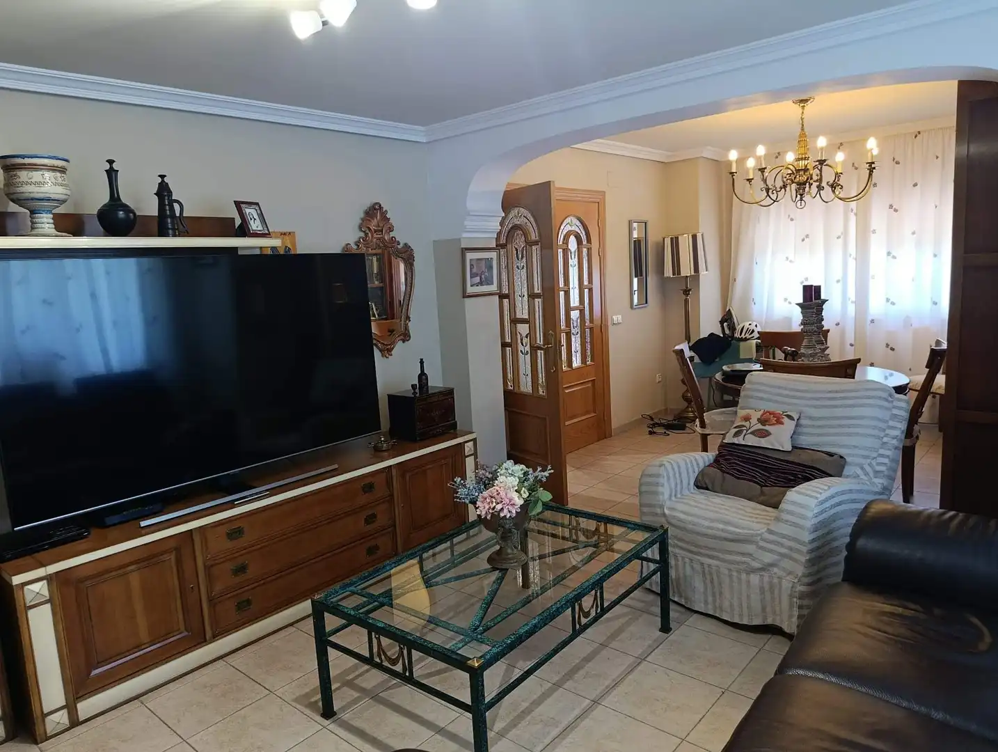 Sala d'estar de Casa o xalet en venda en San Andrés del Rabanedo amb Calefacció, Jardí privat i Terrassa