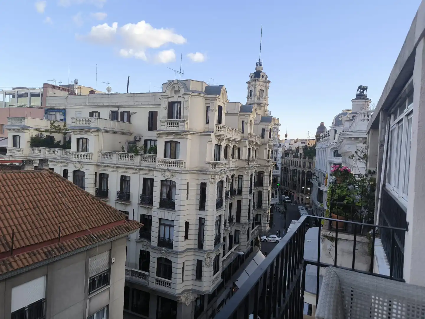 Vista exterior de Àtic en venda en Madrid amb Aire condicionat, Calefacció i Parquet