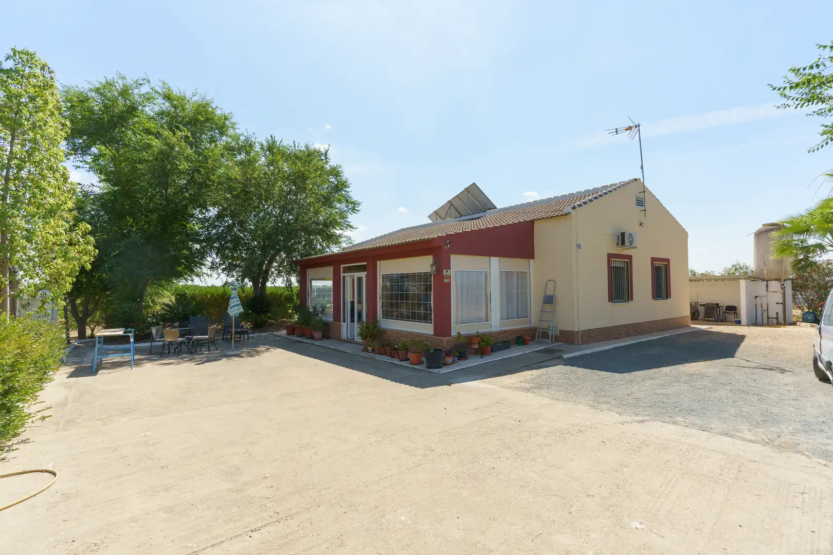 Finca rústica en venta en La Palma del Condado con Jardín privado, Terraza y Piscina