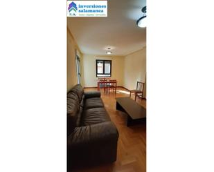Sala d'estar de Pis de lloguer en Salamanca Capital amb Calefacció, Moblat i Balcó