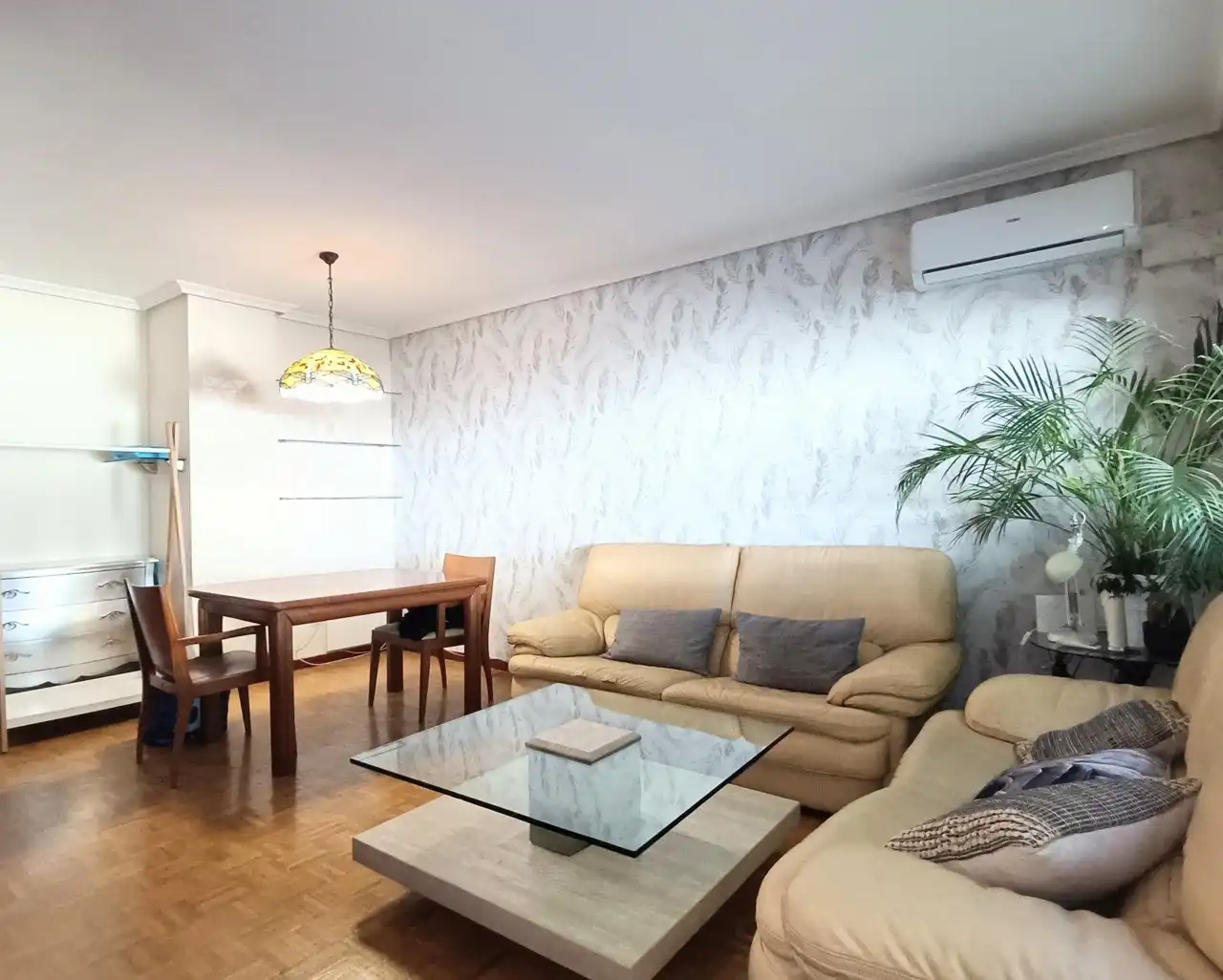 Sala de estar de Piso de alquiler en Madrid con Aire acondicionado, Calefacción y Parquet