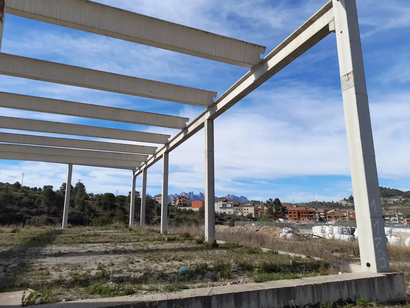 Außenansicht von Fabrikhallen zum Verkauf in El Pont de Vilomara i Rocafort