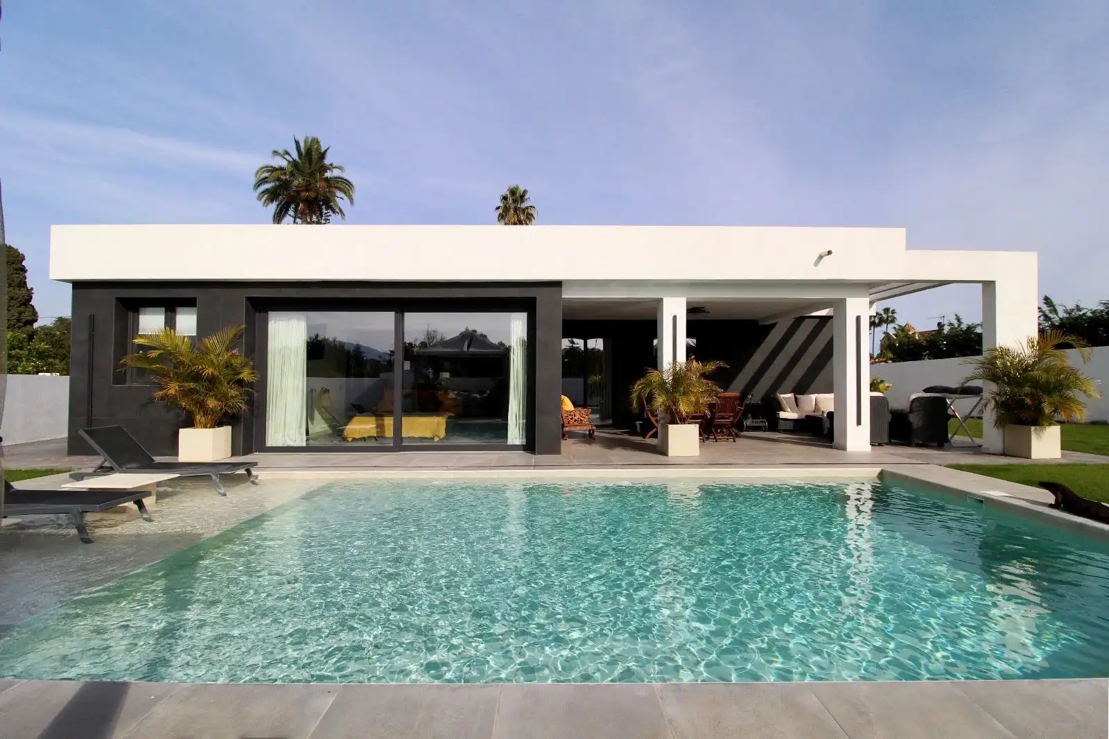 Piscina de Casa o xalet de lloguer en Marbella amb Aire condicionat, Calefacció i Jardí privat