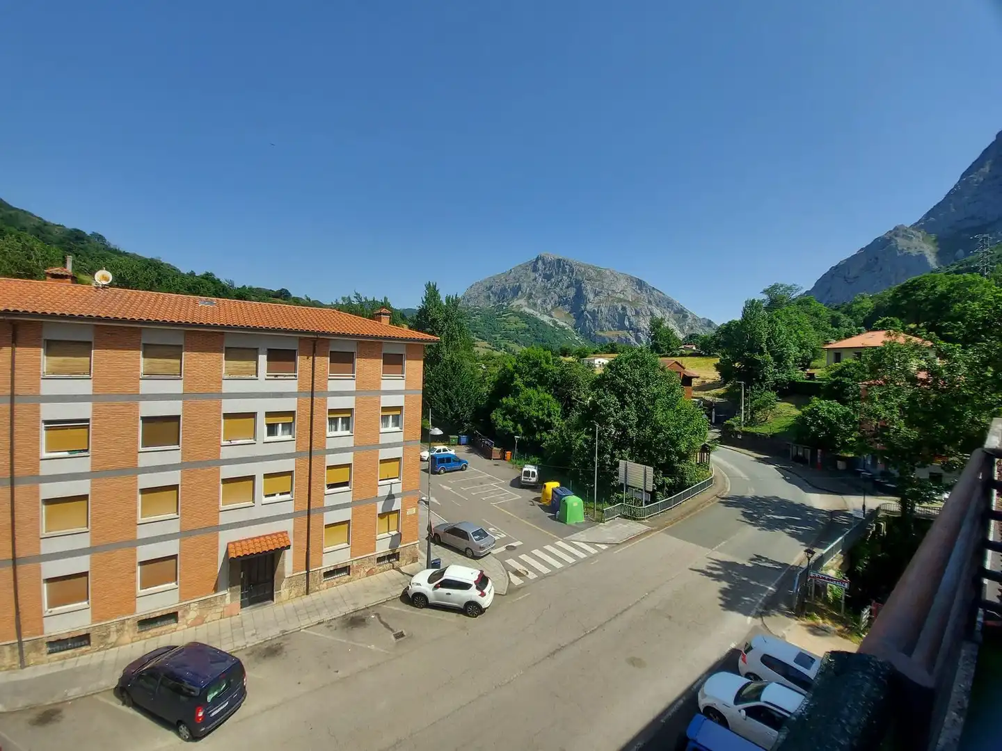 Vista exterior de Pis en venda en Teverga amb Calefacció, Terrassa i Traster