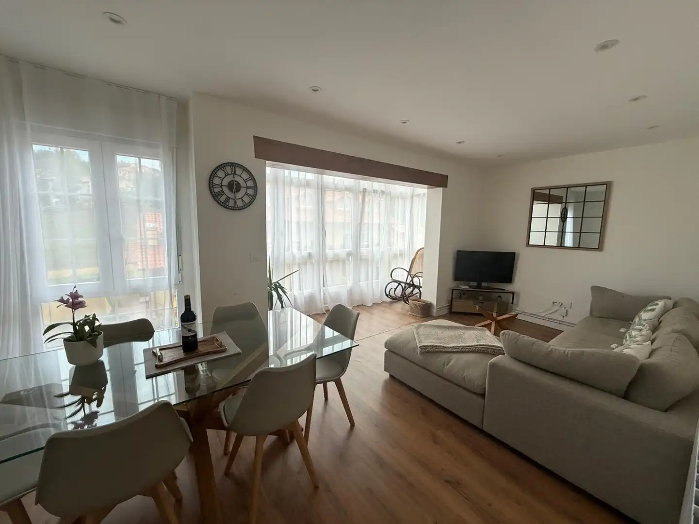 Sala de estar de Piso de alquiler en Comillas (Cantabria) con Calefacción, Terraza y Amueblado