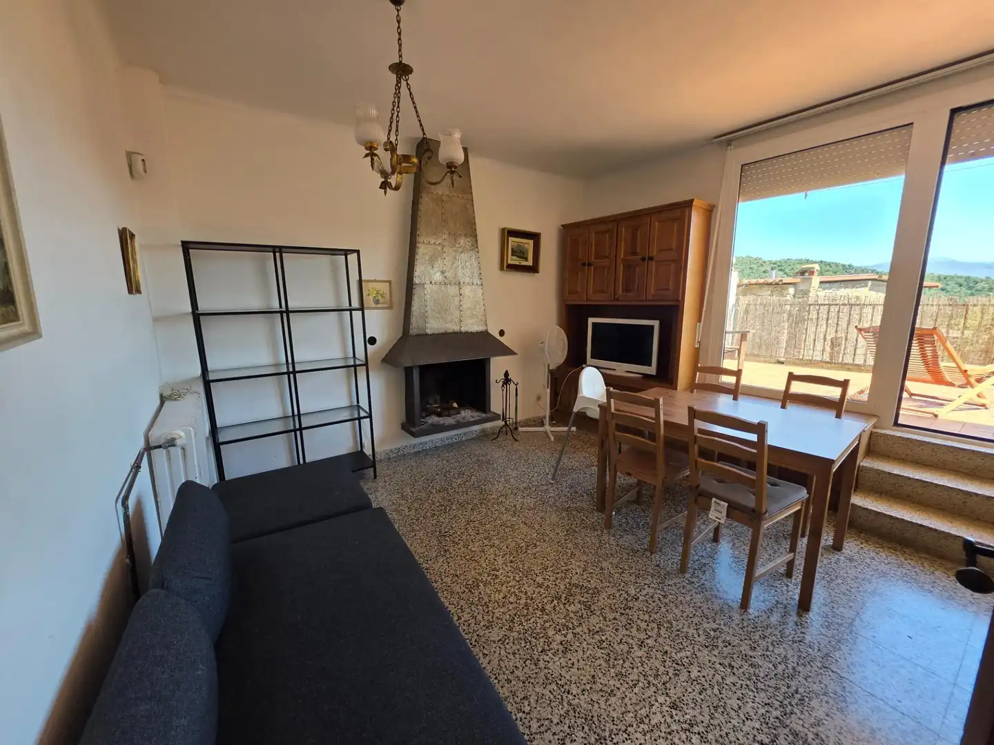 Sala d'estar de Casa adosada en venda en Darnius amb Calefacció, Terrassa i Traster