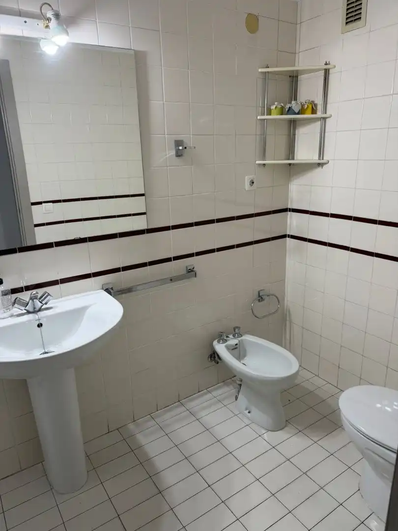 Bany de Pis en venda en Sevilla amb Aire condicionat, Terrassa i Traster