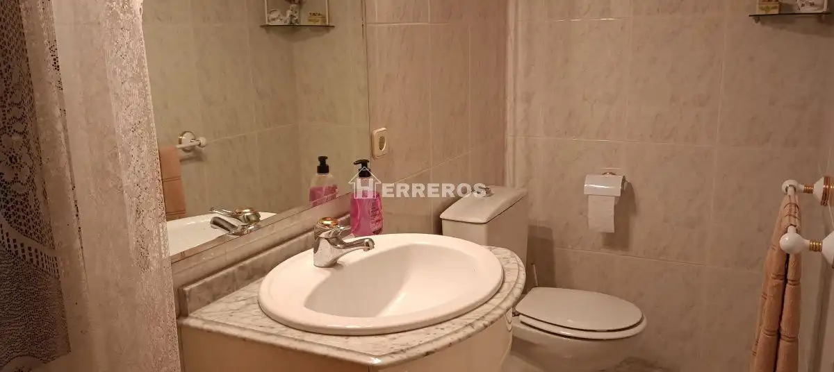Bany de Casa o xalet en venda en Lanciego / Lantziego amb Calefacció, Terrassa i Traster