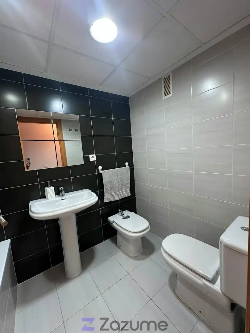 Bathroom of Flat for rent in Murcia  with Air Conditioner, Private garden and Swimming Pool