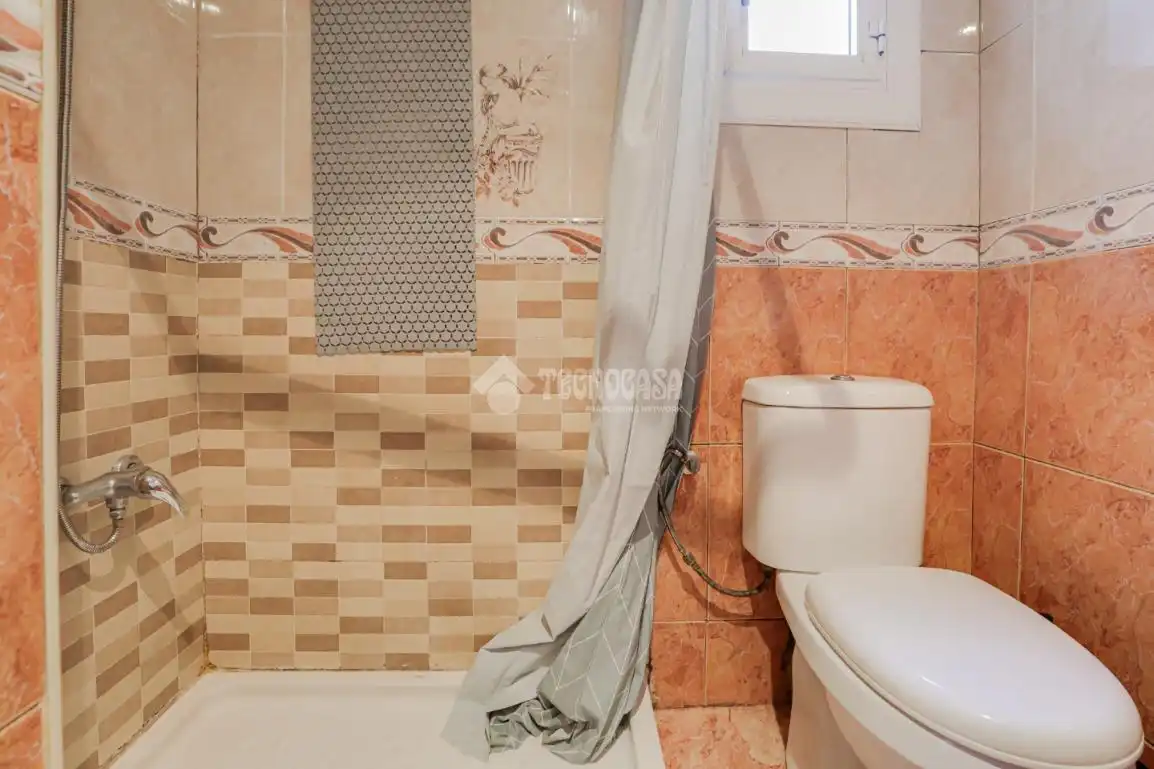Bathroom of Flat for sale in Badalona