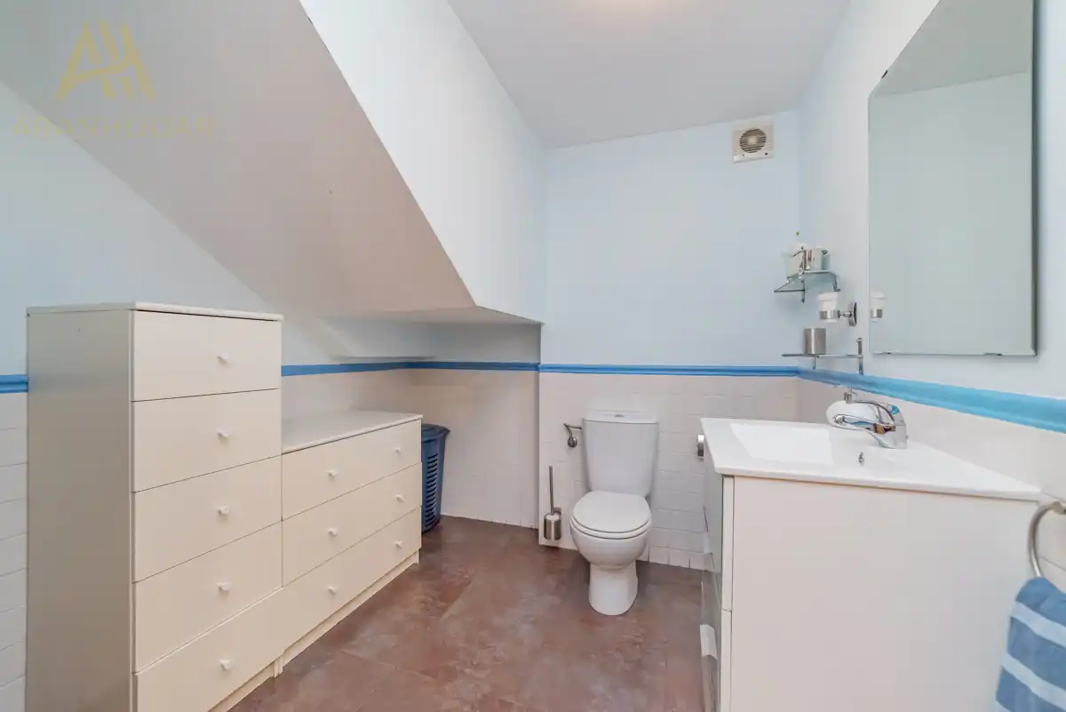 Detached house with terrace for sale in Calle de Islas Galapagos, imagen 10
