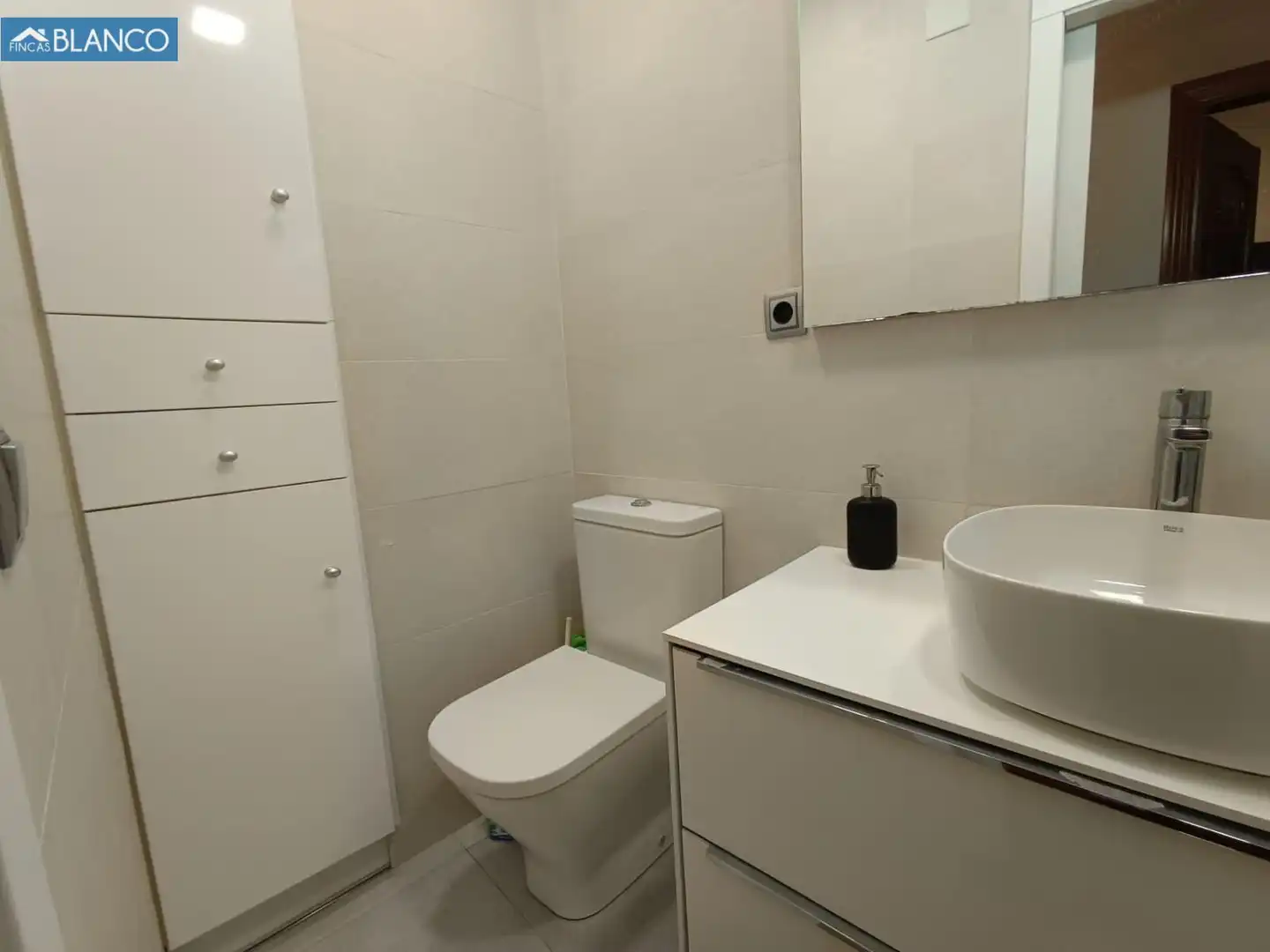 Baño de Piso en venta en L'Hospitalet de Llobregat con Aire acondicionado, Calefacción y Parquet