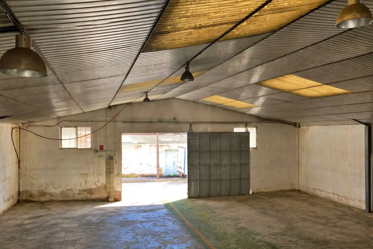 Industrial building for sale in Calle Vint-i-Set 16 16, imagen 3
