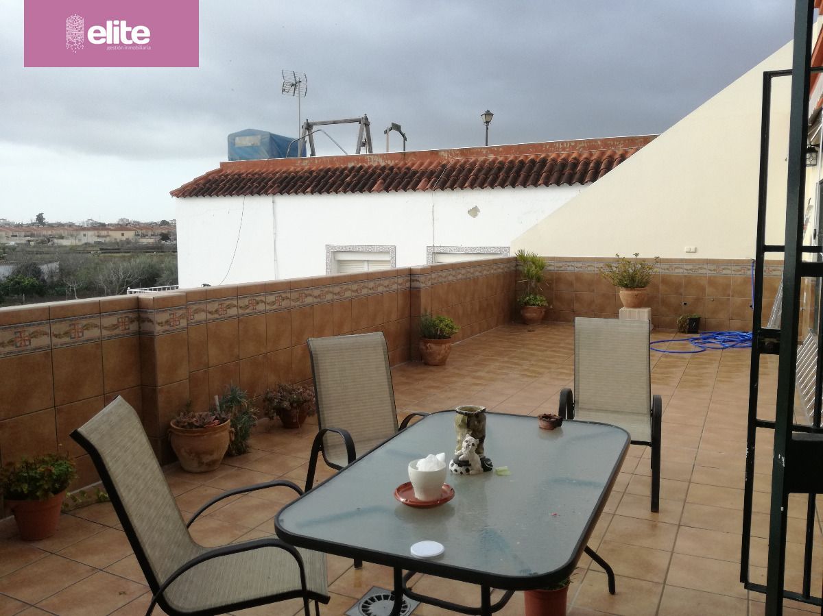 Casa o xalet en venda a Caballero Bonald - San José Obrero - Guadalcacín