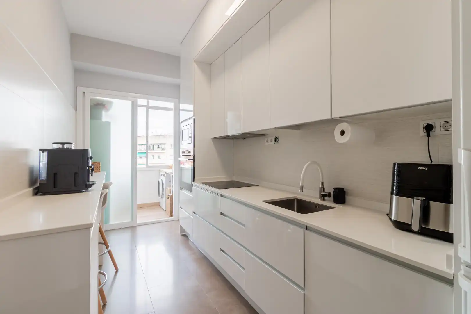 Cuina de Apartament en venda en Madrid amb Calefacció