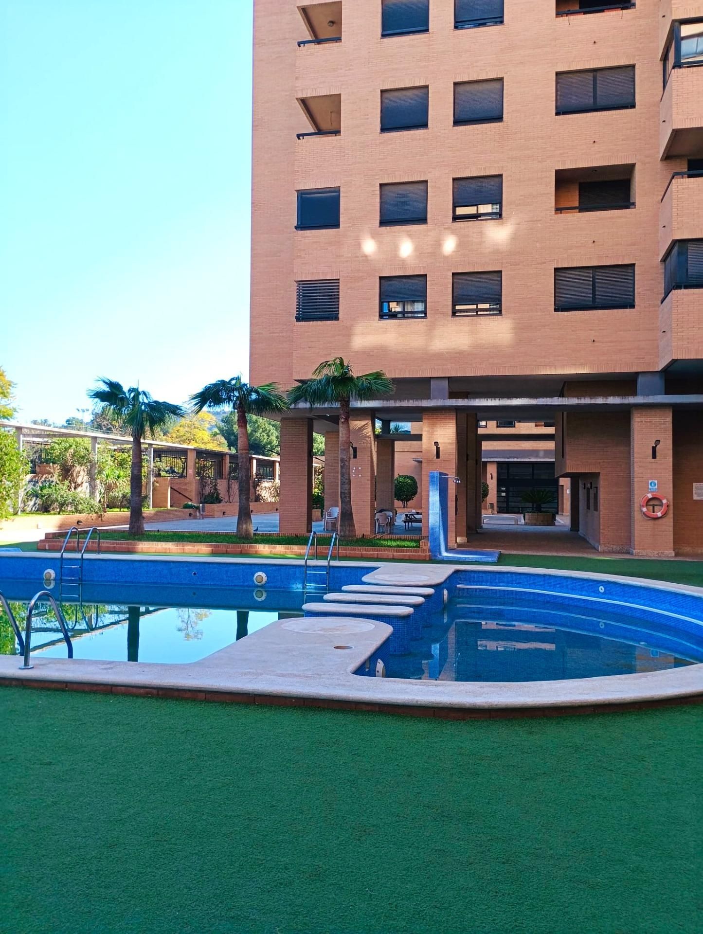 Piscina de Pis en venda en Alicante / Alacant amb Aire condicionat, Terrassa i Traster