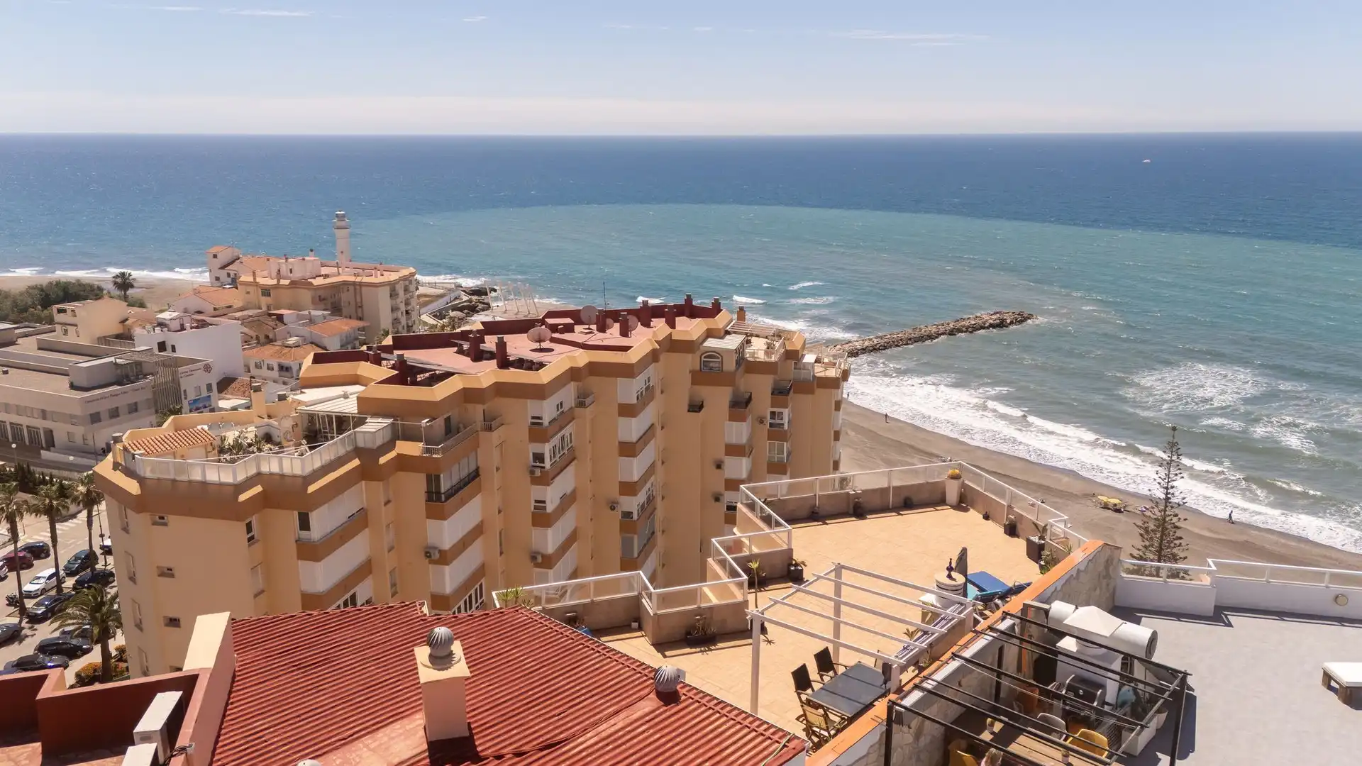 Vista exterior de Àtic en venda en Torrox amb Terrassa