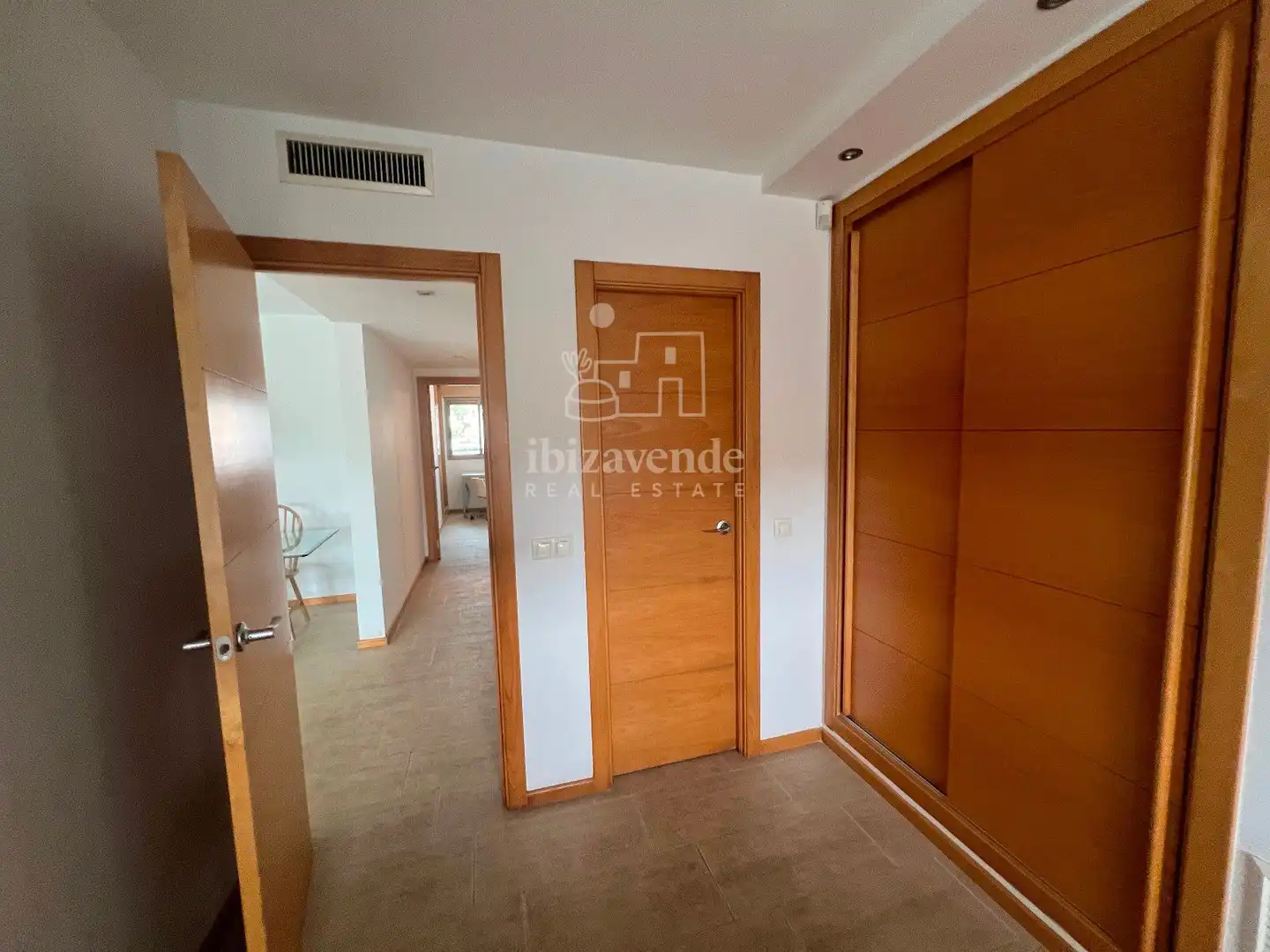 Wohnung zur Miete in Carrer Marià Villangomez, Santa Eulària