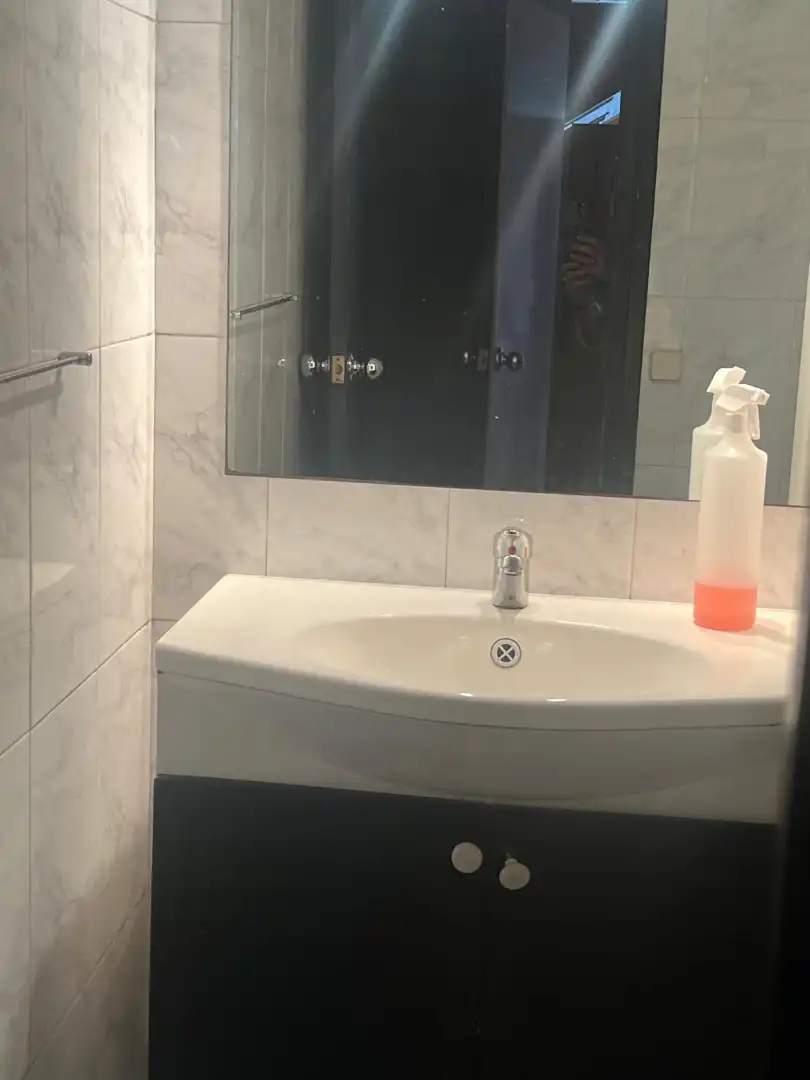 Bany de Local de lloguer en Mollet del Vallès amb Parquet