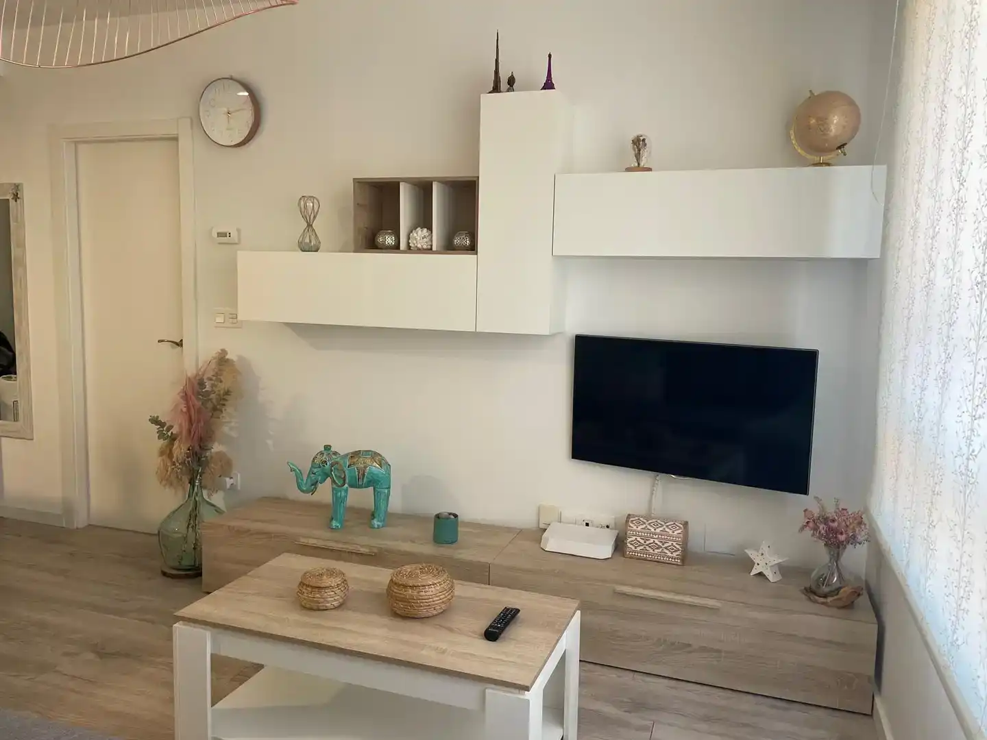 Living room of Flat for sale in A Parda